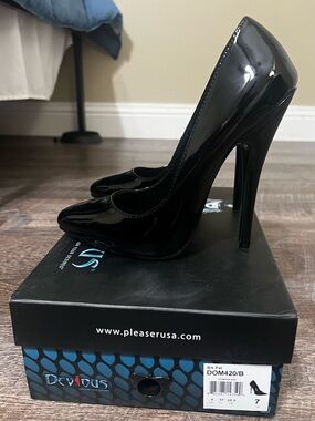 Devious - Domina 420 Classic Pumps - Size 7